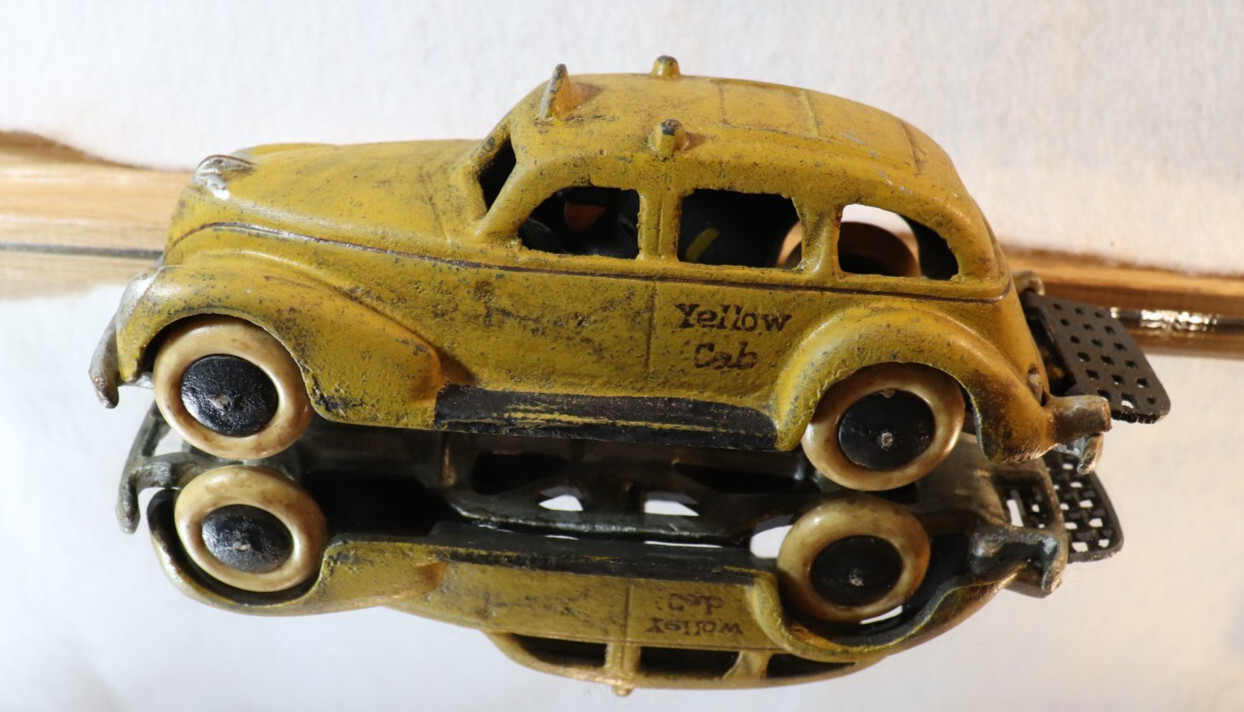 VTG 1980`S NEW OLD STOCK ARCADE REPRODUCTION CAST IRON TAXI CAB & DRIVER NICE PC