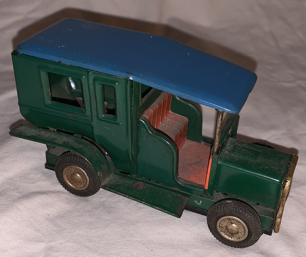 Neat Vintage Linemar Tin Friction Old Fashioned Limousine 4 3/4″