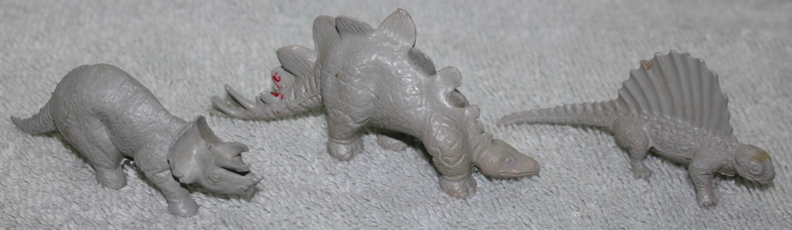 VINTAGE MARX MEDIUM DINOSAURS GREY PLASTIC 1950’S PLAYSET LOT OF 3
