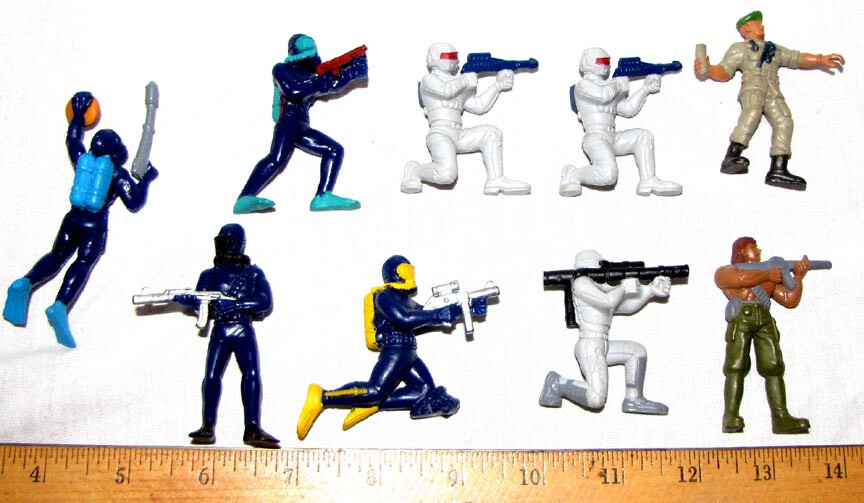 Mattel Toys vintage 80s vinyl plastic GUTS frogmen and soldiers x 9