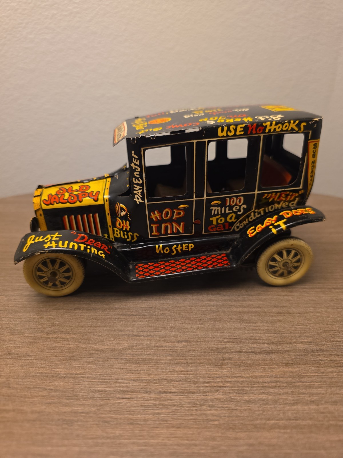 Vtg 1950’s Tin Litho Marx Old Jalopy Wind-up Toy Car with Driver Still Winds