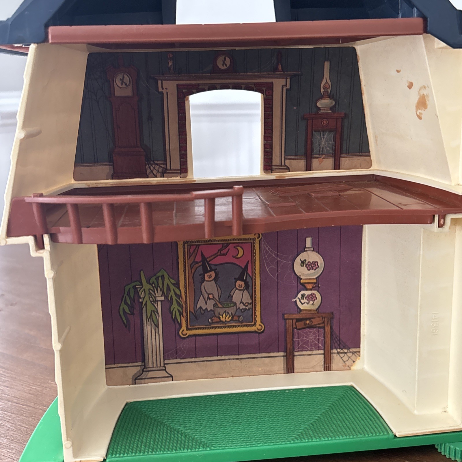Vintage 1976 Hasbro Weebles Haunted House