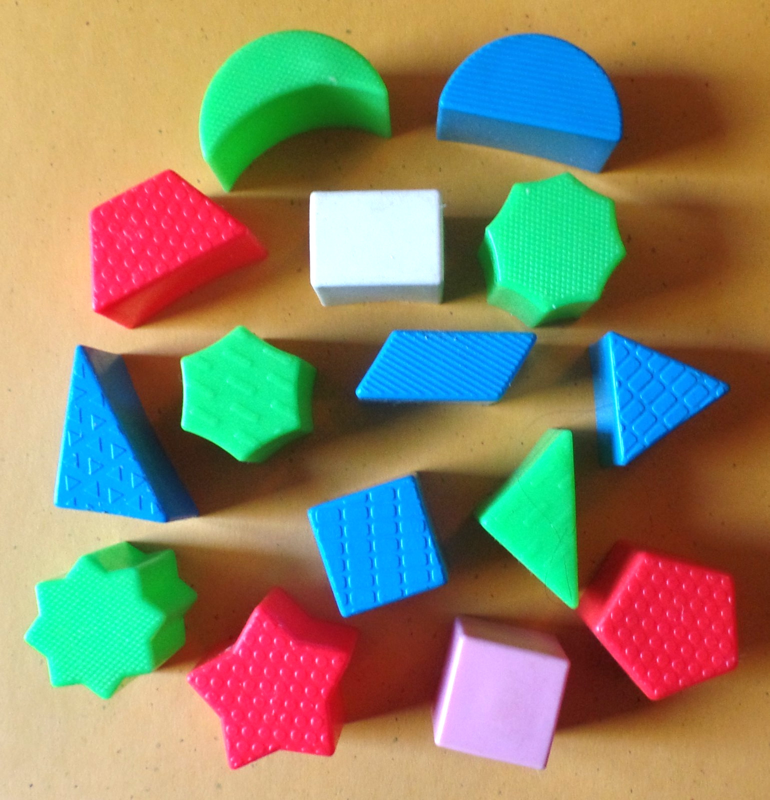 Vintage 1980-1990’s Mixed Lot of 15 Replacement Pre-School Colorful Blocks