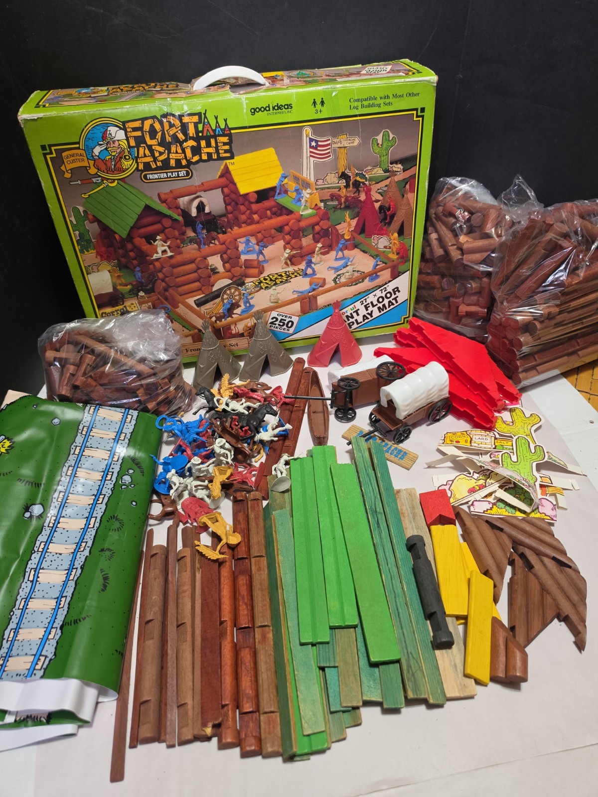 Fort Apache General Custer Frontier Play Set w/Floor Mat 1992 Log Cabin Building