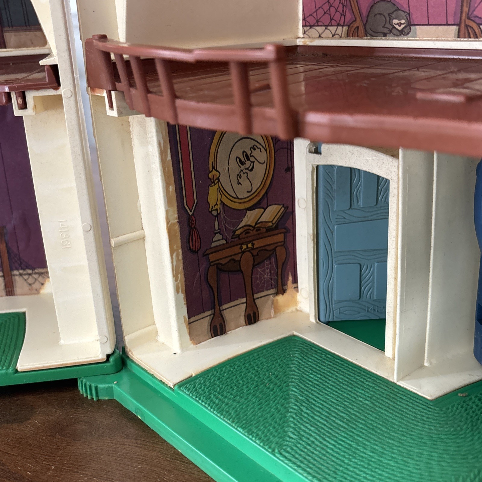 Vintage 1976 Hasbro Weebles Haunted House