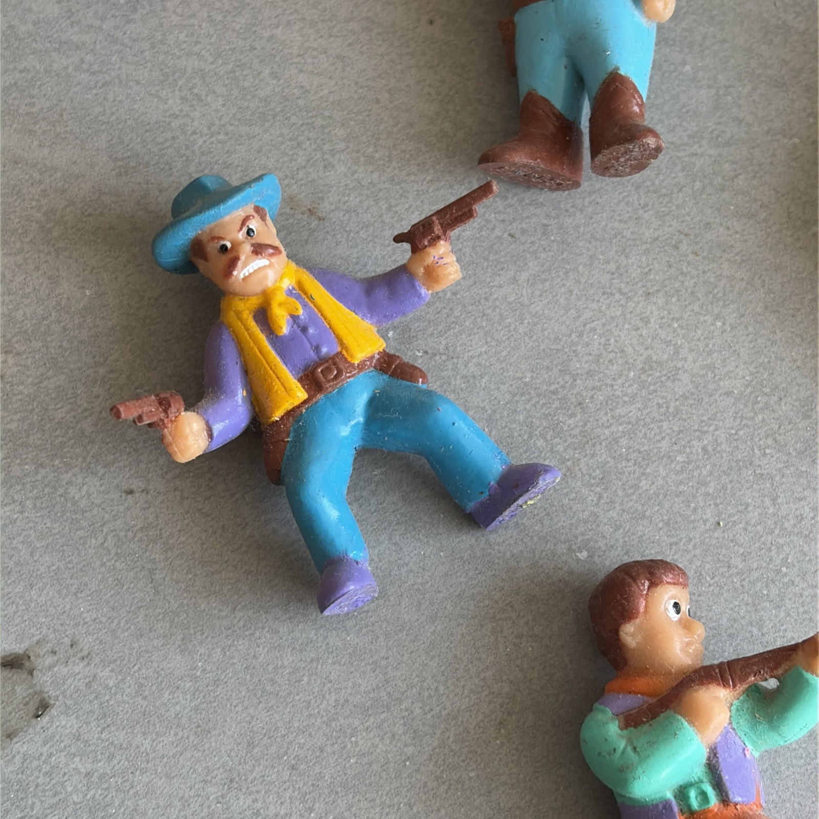 8 VINTAGE Soma Mini Figures – Cowboy and Native American Indian