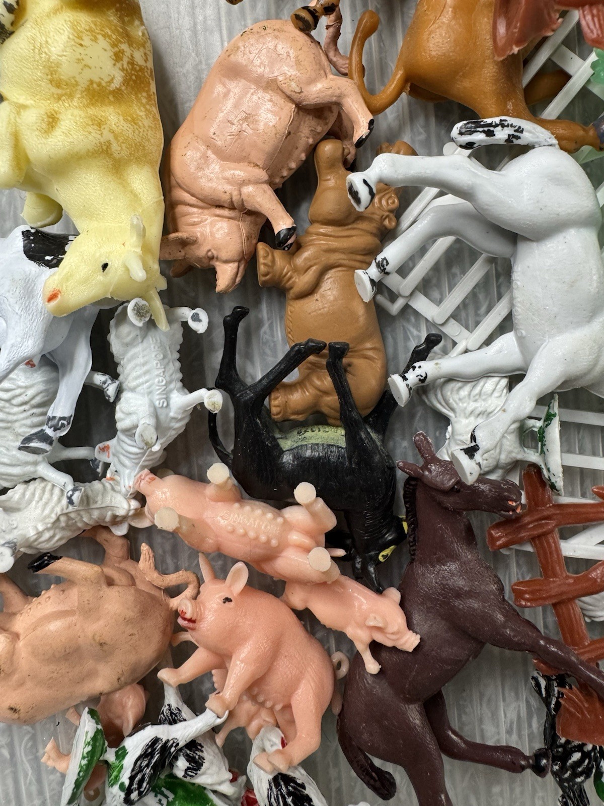vintage FARM ANIMAL Plastic FIGURE LOT Singapore Rae 1972 Hong Kong Diemer Ertl