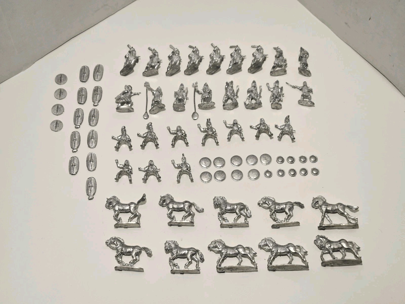 Vintage Unknown 28mm Miniature Figures Lead/Pewter – Roman/Greek/Spartan/Horses