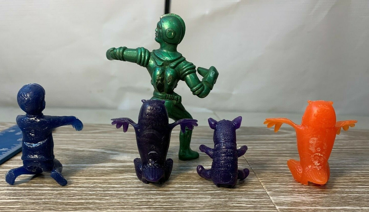VINTAGE 1960’S TOY FIGURINES JAPAN NO MAKERS MARK 101A
