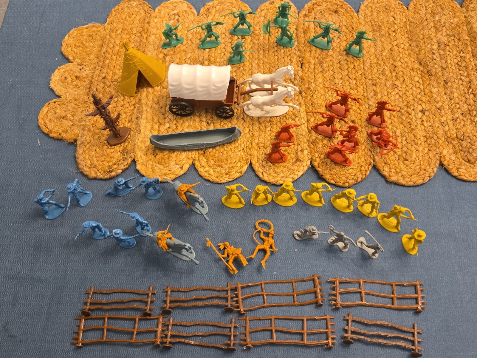 Vintage 50+ Plastic Cowboys/Indians Playset