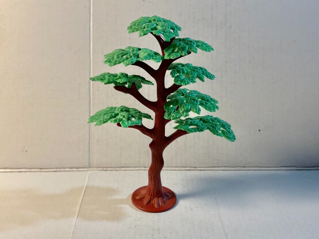 Forest Tree. Plastic 5″ tall for your Diorama or playset. Great detail.