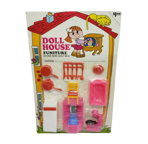 VINTAGE FAMUS DOLL HOUSE FURNITURE HONG KONG PLASTIC BATHROOM KITCHEN NOS TOY