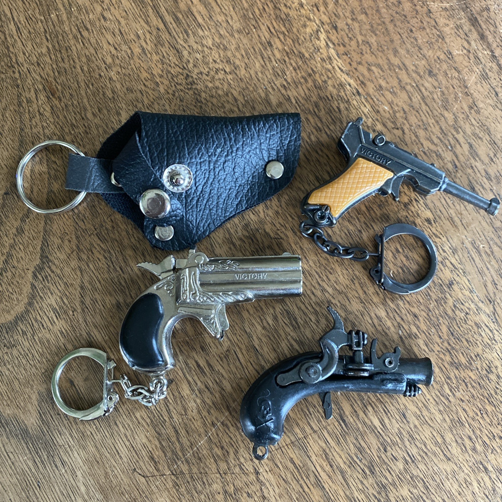 Vintage,3 Mini Toy Pistols (2 Victory, 1 Pirat) + 1 holster 1950’s-60’s