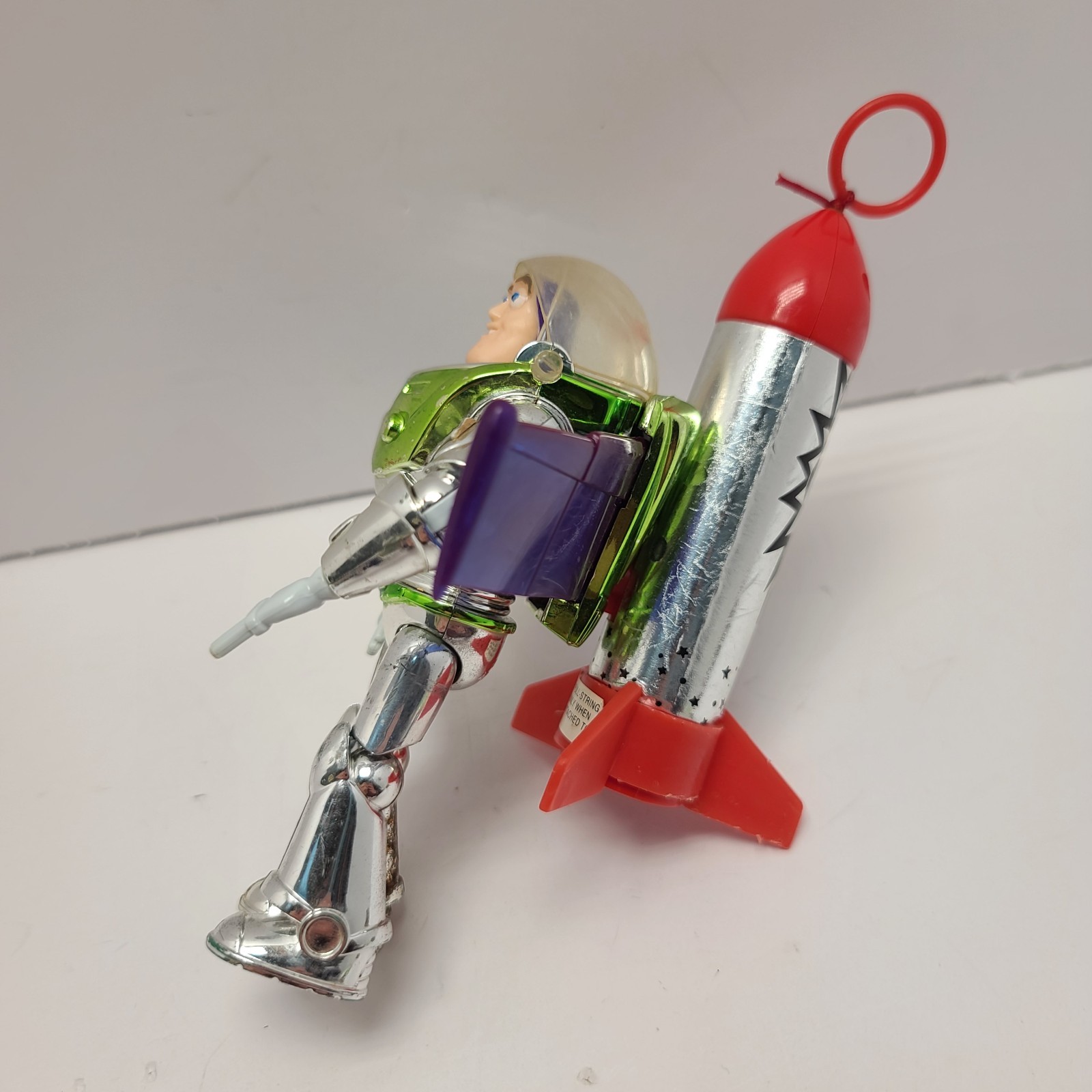 THINKWAY TOYS CHROME BUZZ LIGHTYEAR (MI1074636)