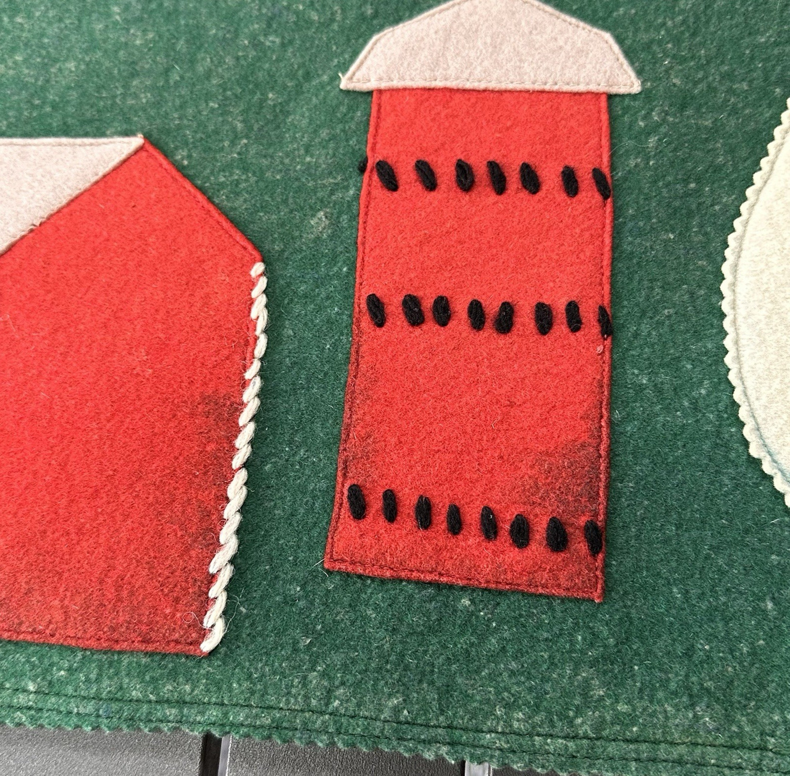 1951 Felt Play Rug Mat Ladies Home Journal Sewn Kit Green Road BarnAirport 51 in