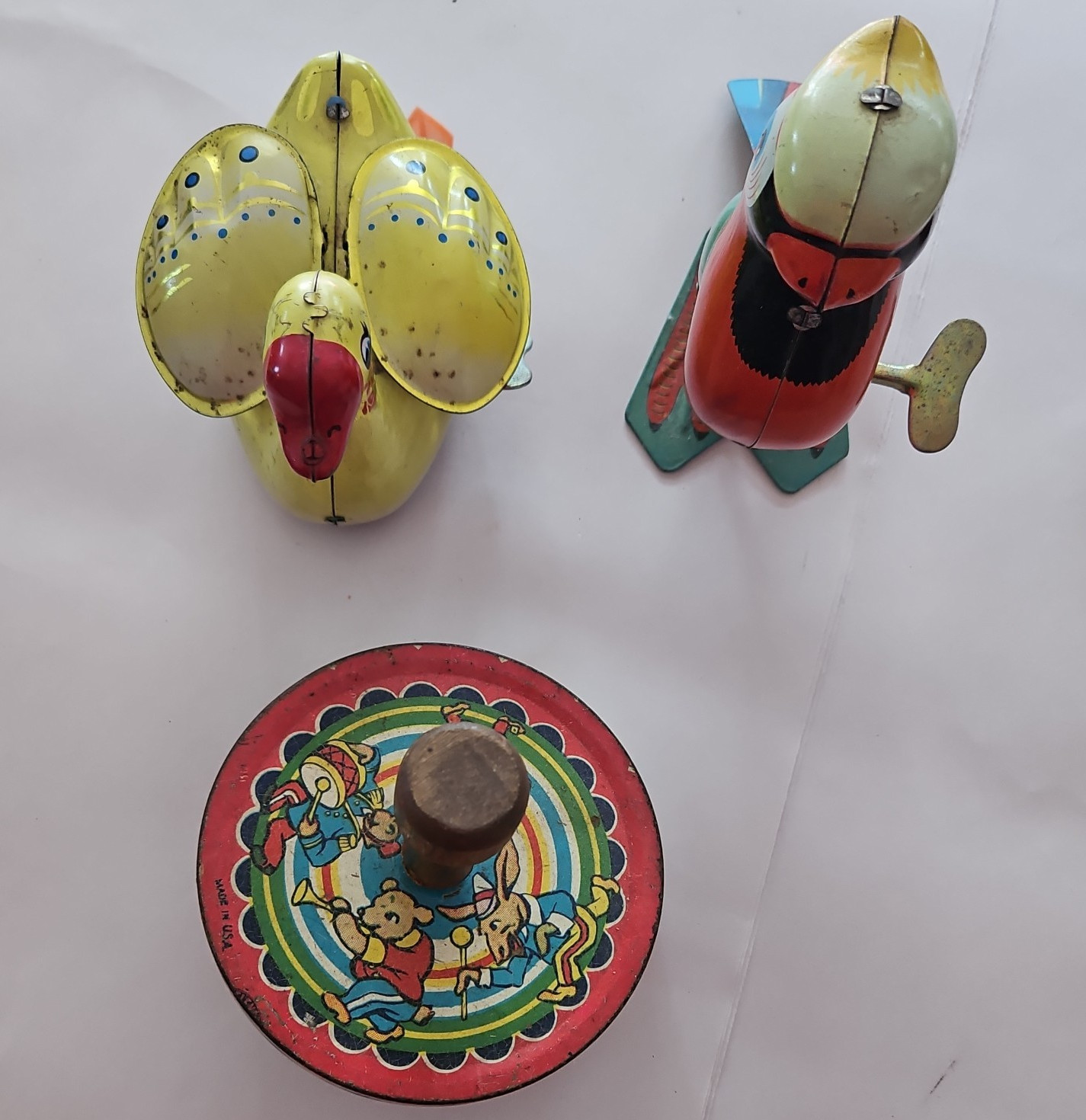 Vintage 1947 Tin Wind-Up Bird Toys Lot w/ Winnie the Pooh Spinning Top