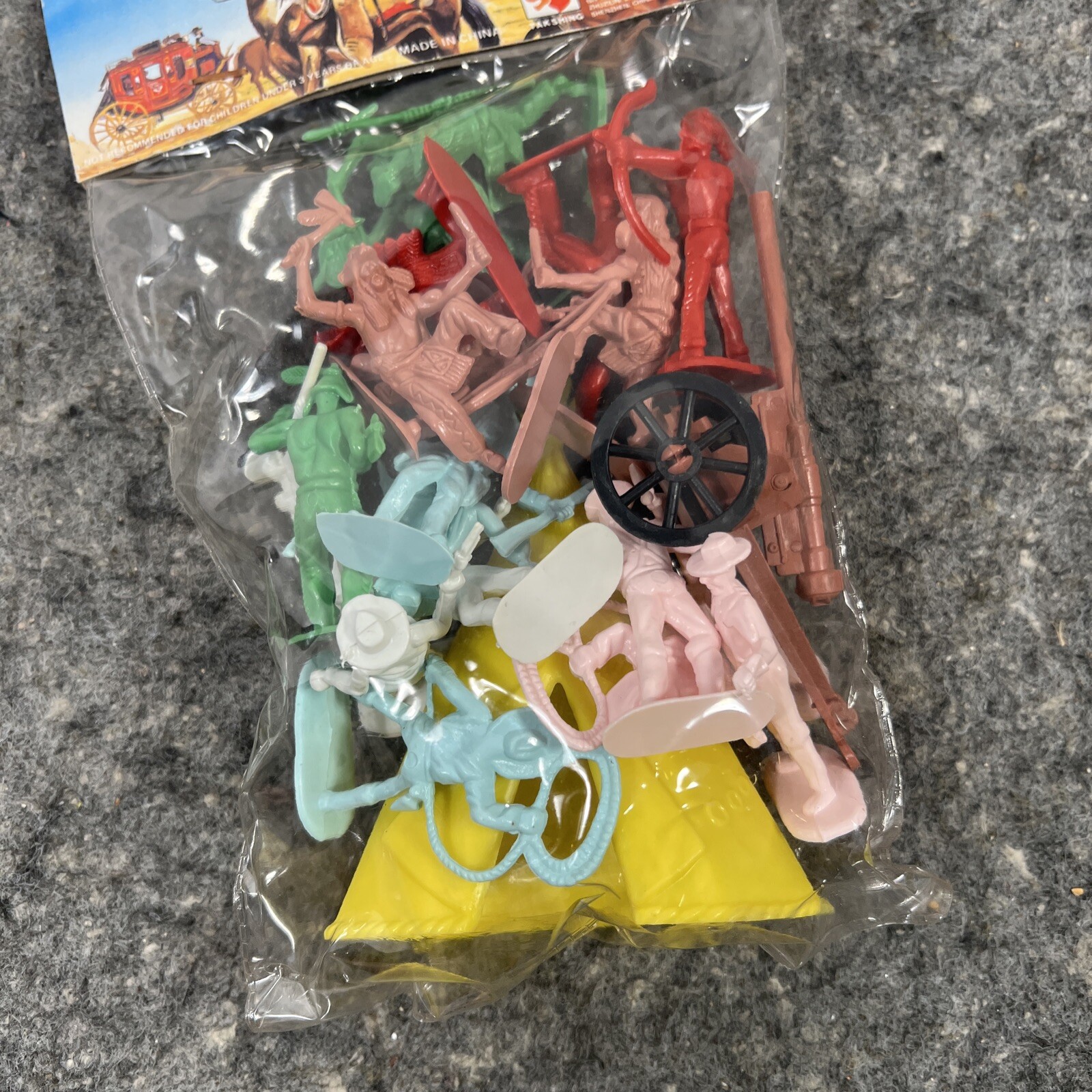 VTG Takshing Figure Master Wild West Cowboy & Indian Play Set NEW & SEALED