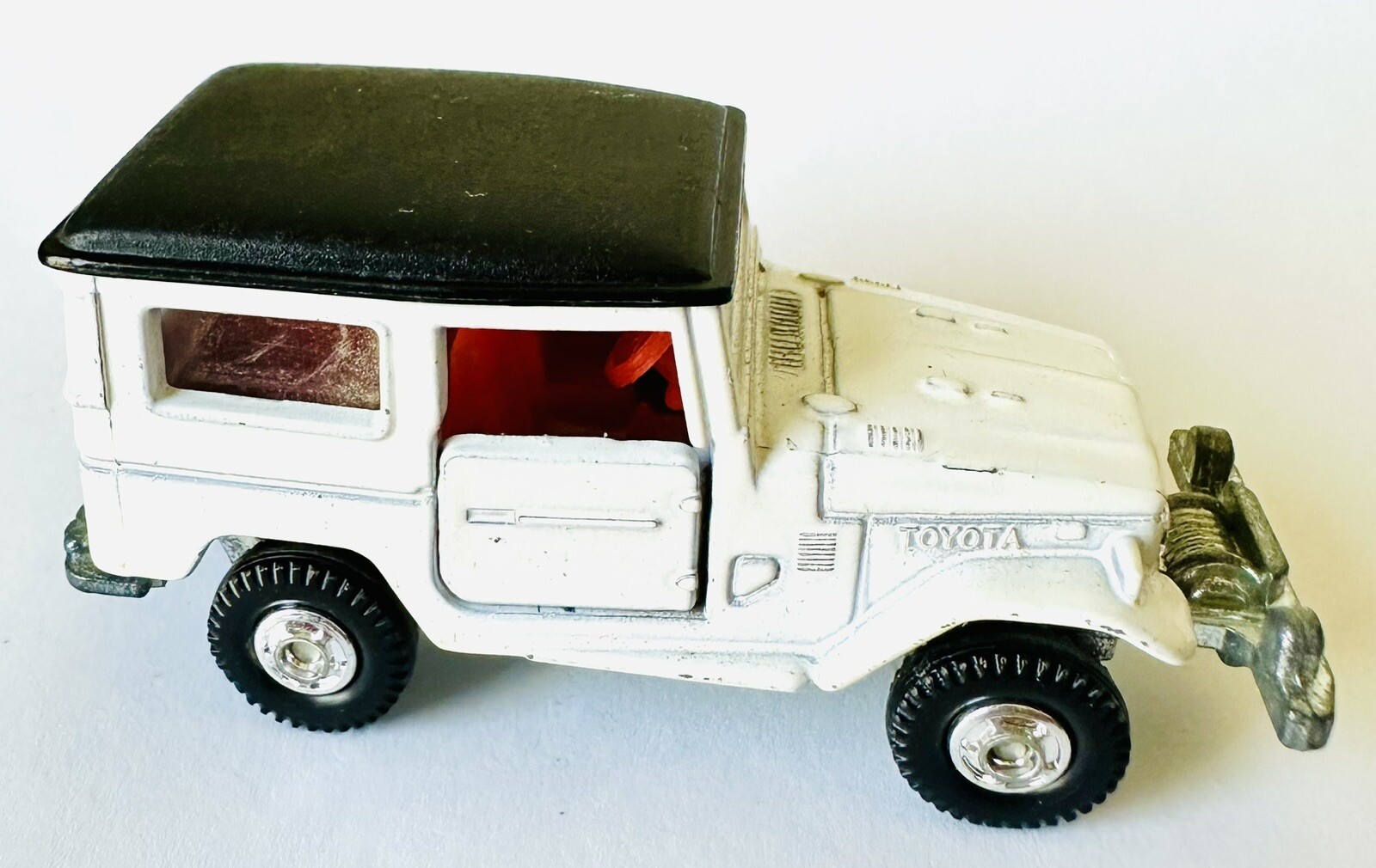 1978 Rare Tomica Toyota Land Cruiser White w/ Black Roof Red Seats Opening Doors