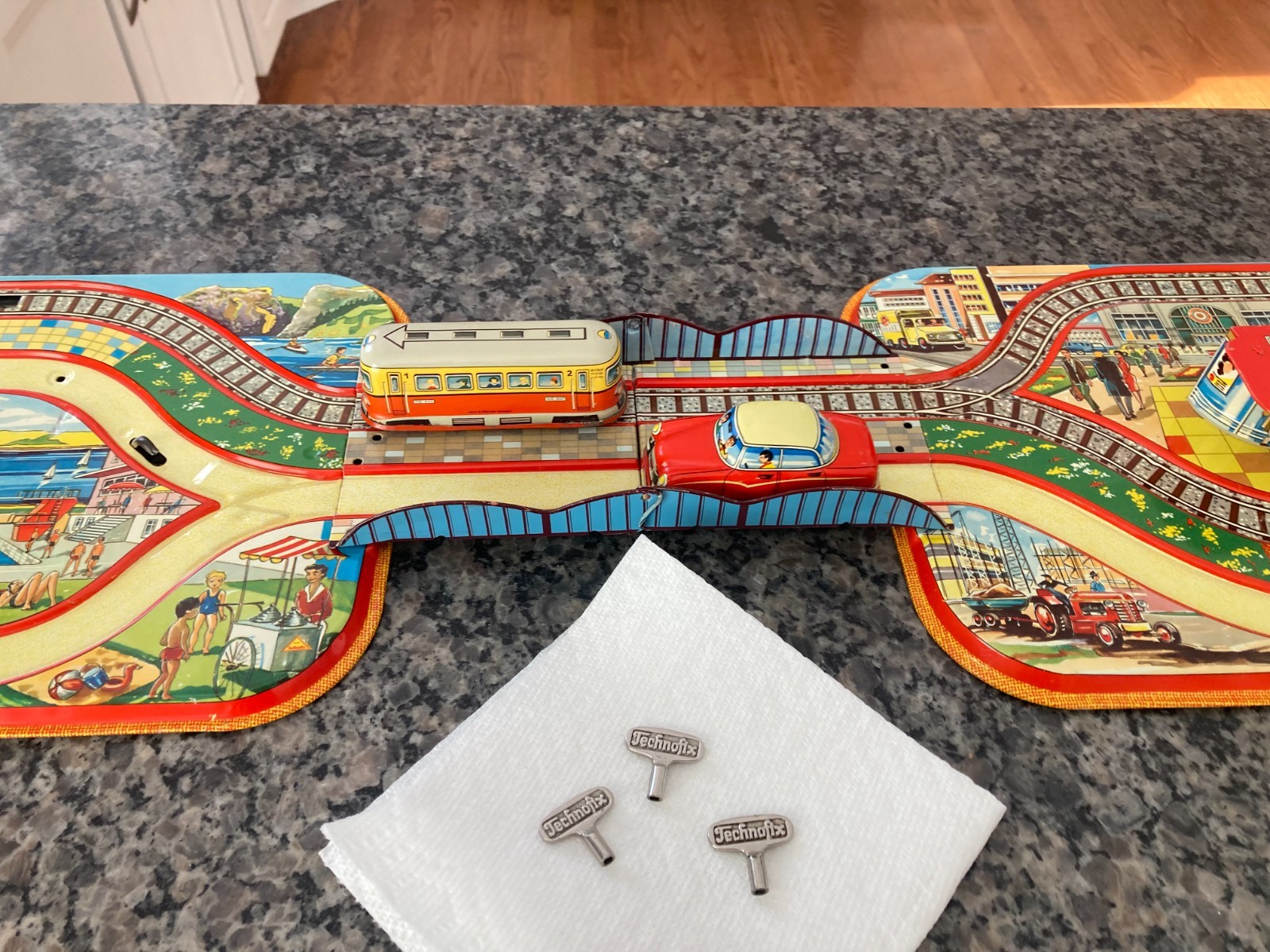 VINTAGE TIN CLOCKWORK 1961 TECHNOFIX NR. 301 COUNTRY TOUR. FULLY WORKING C~VIDEO