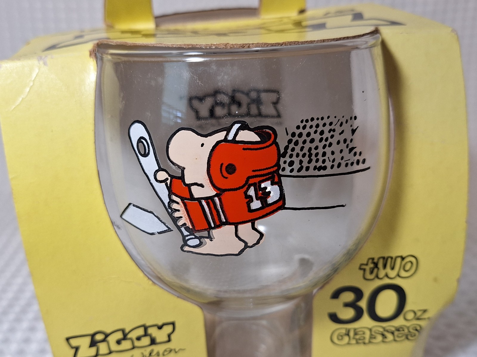 Vintage 1977 Ziggy 30oz Glass Cups Set Sports Federal Glassware W/ Original Box