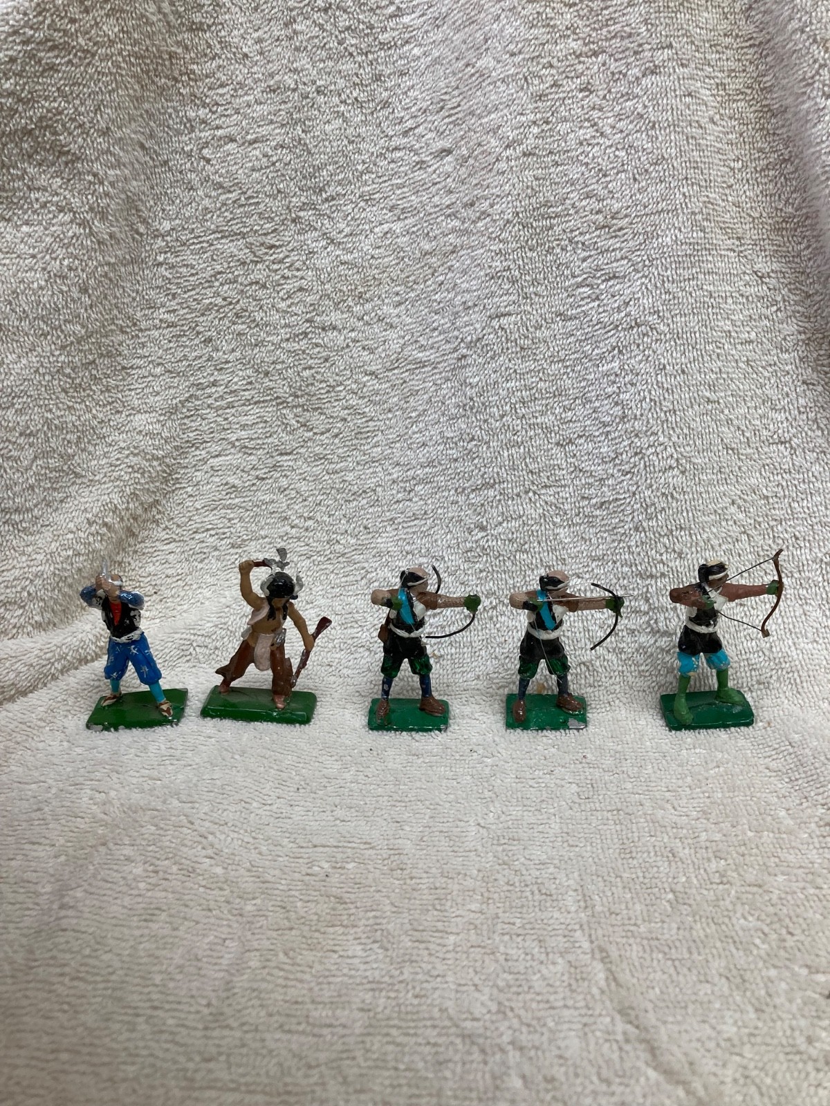 Lot of 5 Vintage 1930s-1950s Lead Native American Toy Figures – Barclay/Manoil S
