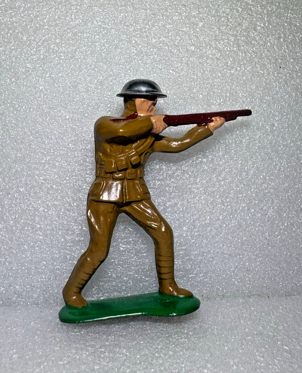 Vintage Barclay Manoil WWI US Army Toy Soldier aiming Gun repaint by Eccles-Lead