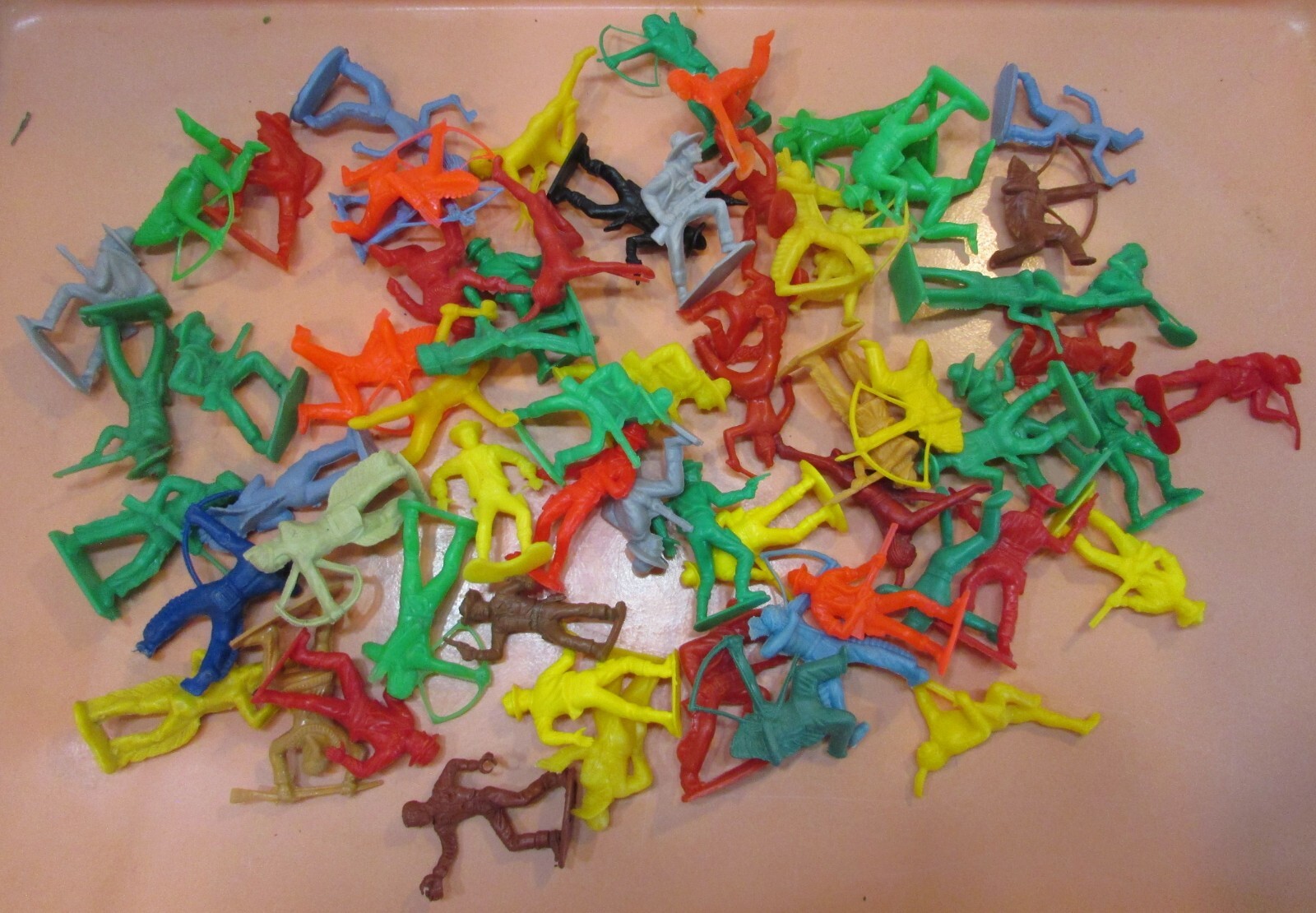Mixed Lot 14.9 oz 2/3 Gal Vintage 2-3″ Multicolor Plastic Western Cowboy Indian