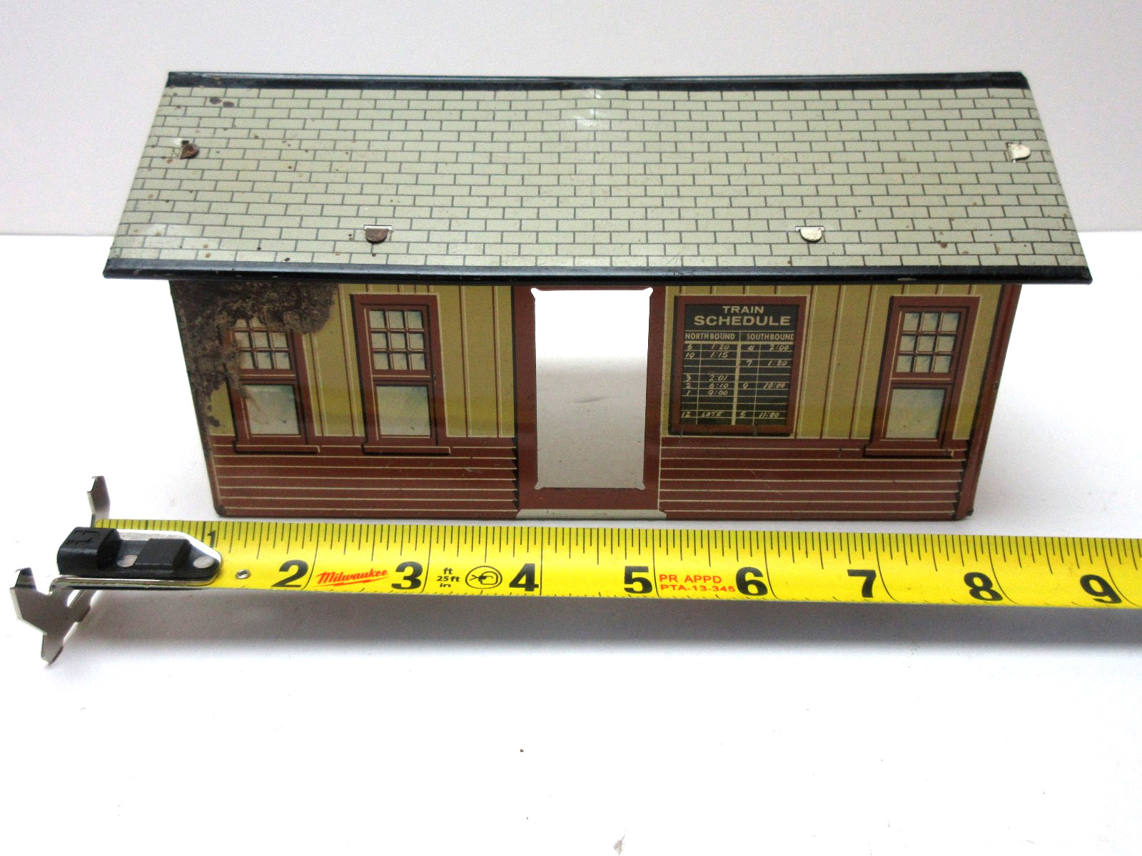 MARX GIRARD TRAIN STATION TIN LITHO – O / S GAUGE – AMERICAN FLYER LIONEL – RARE