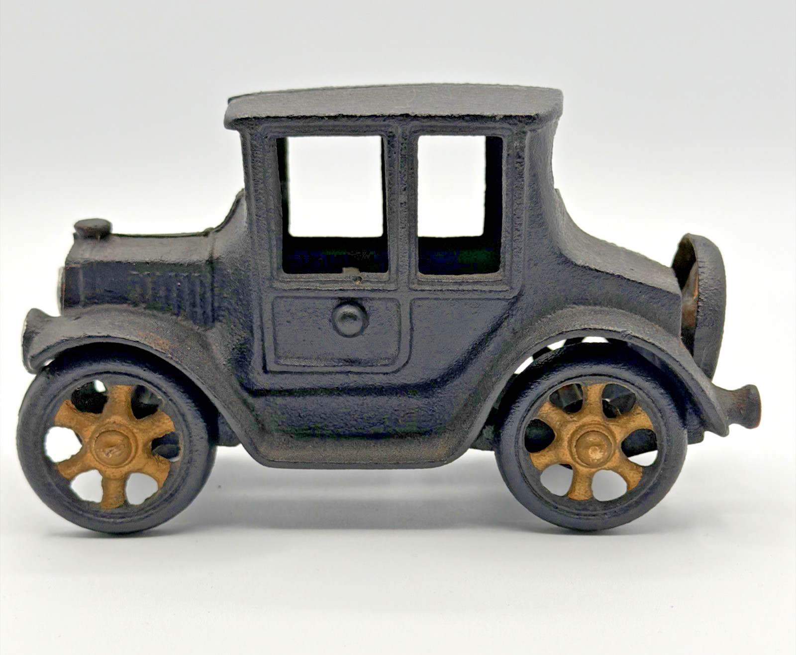 Antique 1920s Cast Iron Model T Car Toy 2 Door Gold Trim 5.5″ Rotating Wheels