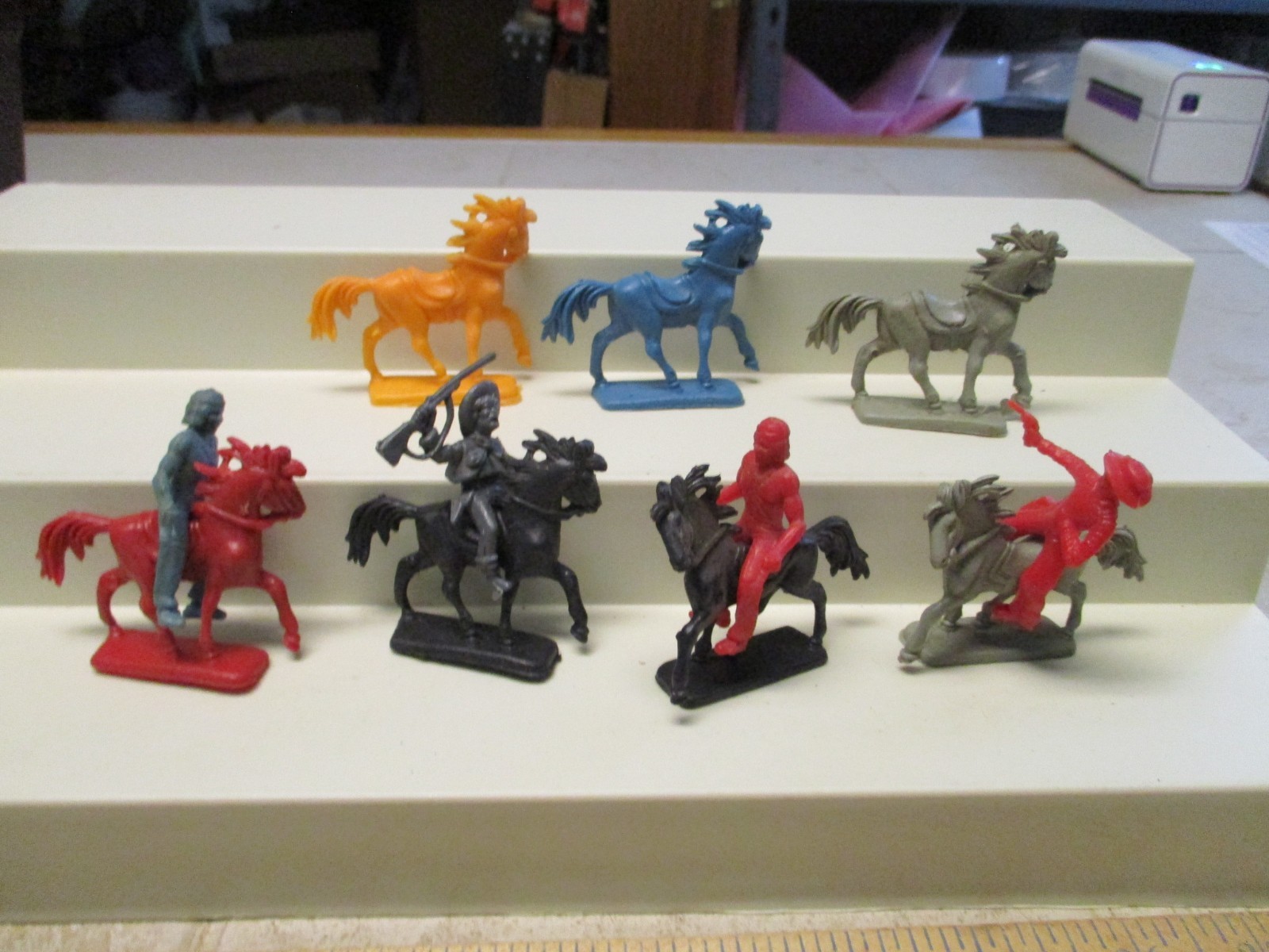 VTG Lot HK Horses Lido Marx Ideal MPC Cowboys Indians Army Men Cavalry L35