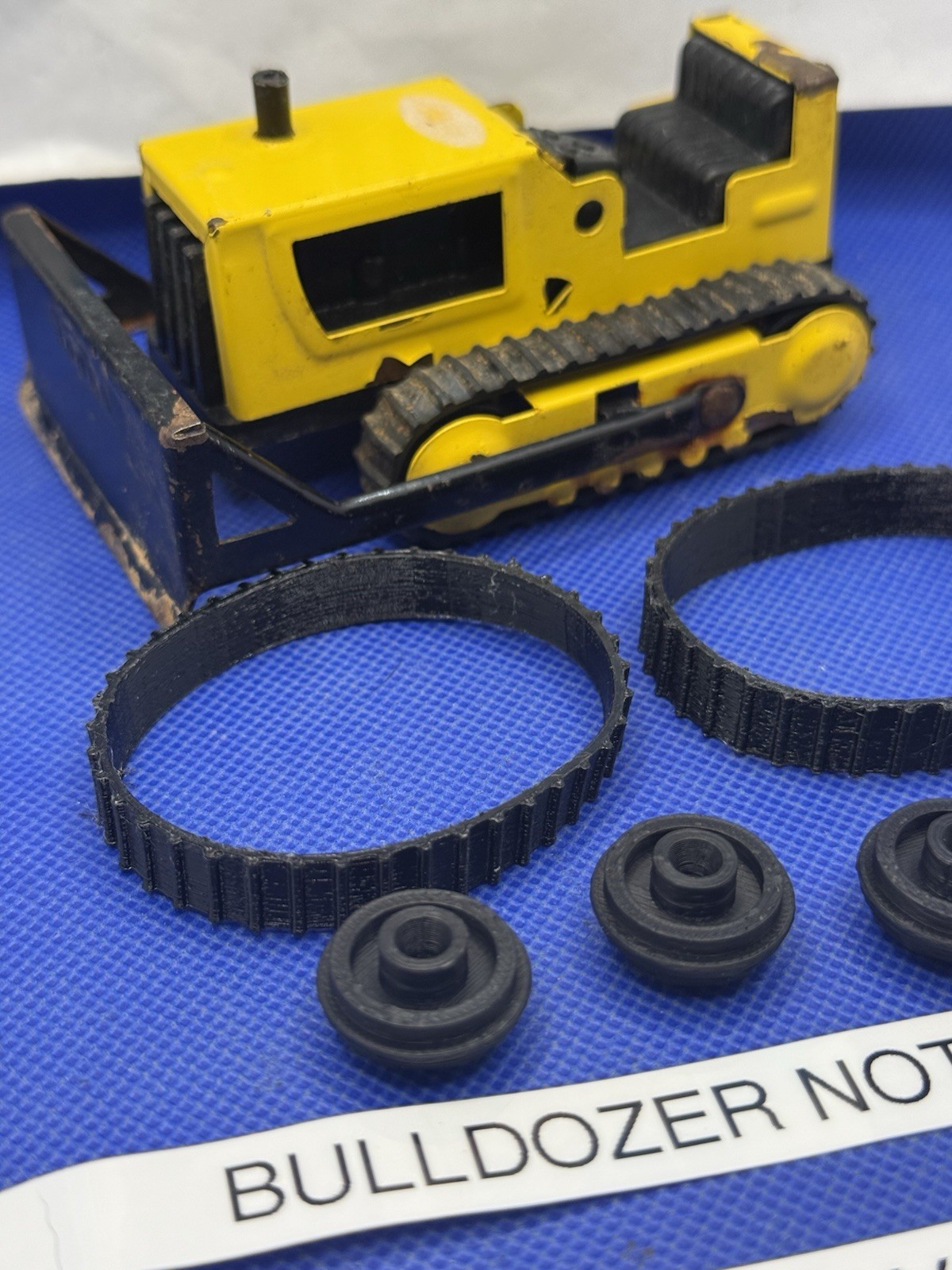 1 set of new tracks and wheels (6 items ) for mini tonka bulldozer 5.5″