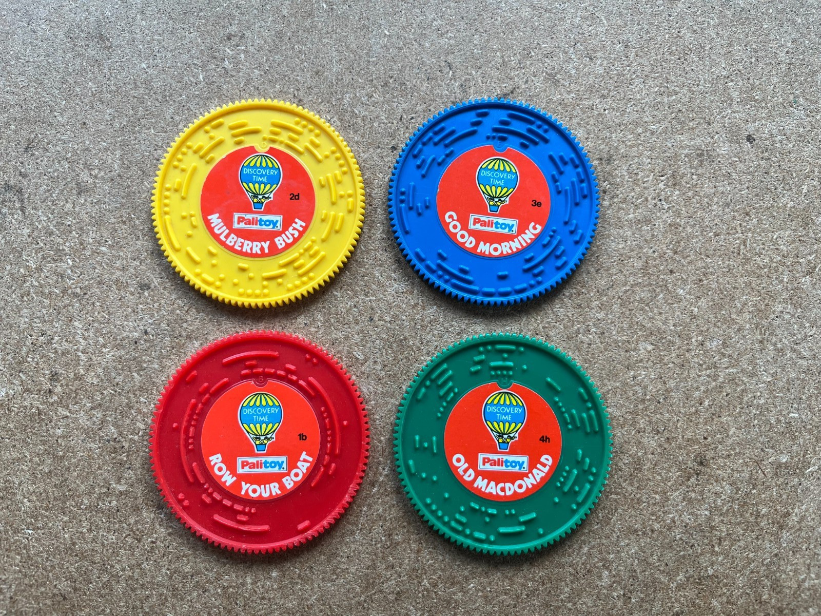 4 x PALITOY MUSIC DISCS – FREE UK POSTAGE!!