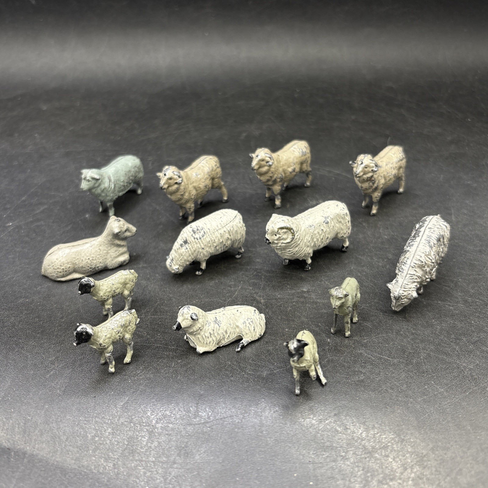 SHEEP FLOCK Die-cast MADE IN ENGLAND Antique Metal Farm Yard Toy 13pcs Set