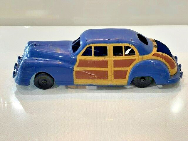 2533 – Vintage Woodie 1947 Chrysler Blue Town Country Wind Up! Works!