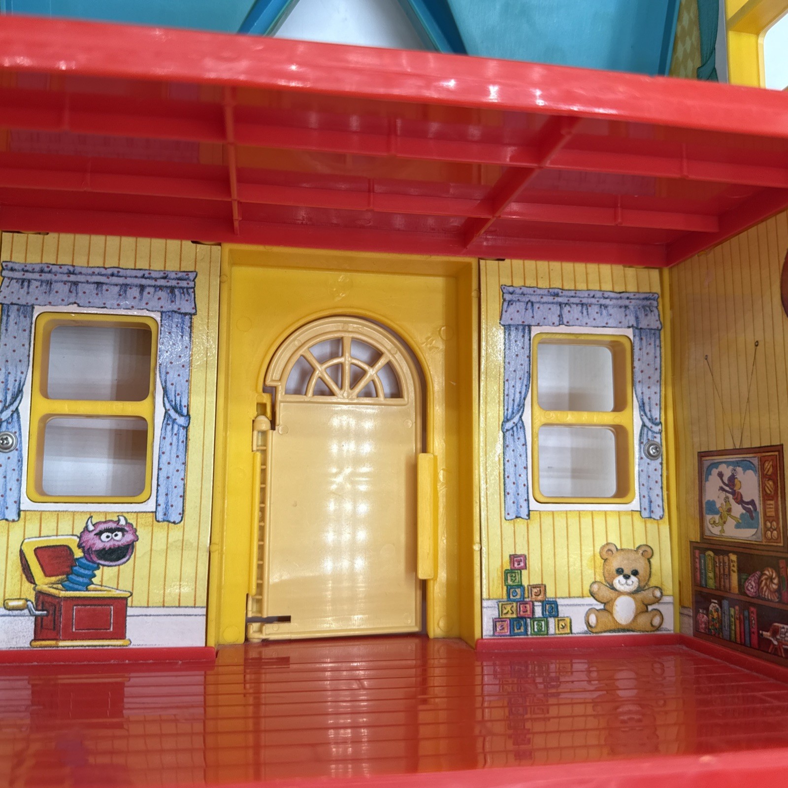 Vtg 90s SESAME STREET Play House Playset with 4 Figures Furniture & Acc TYCO