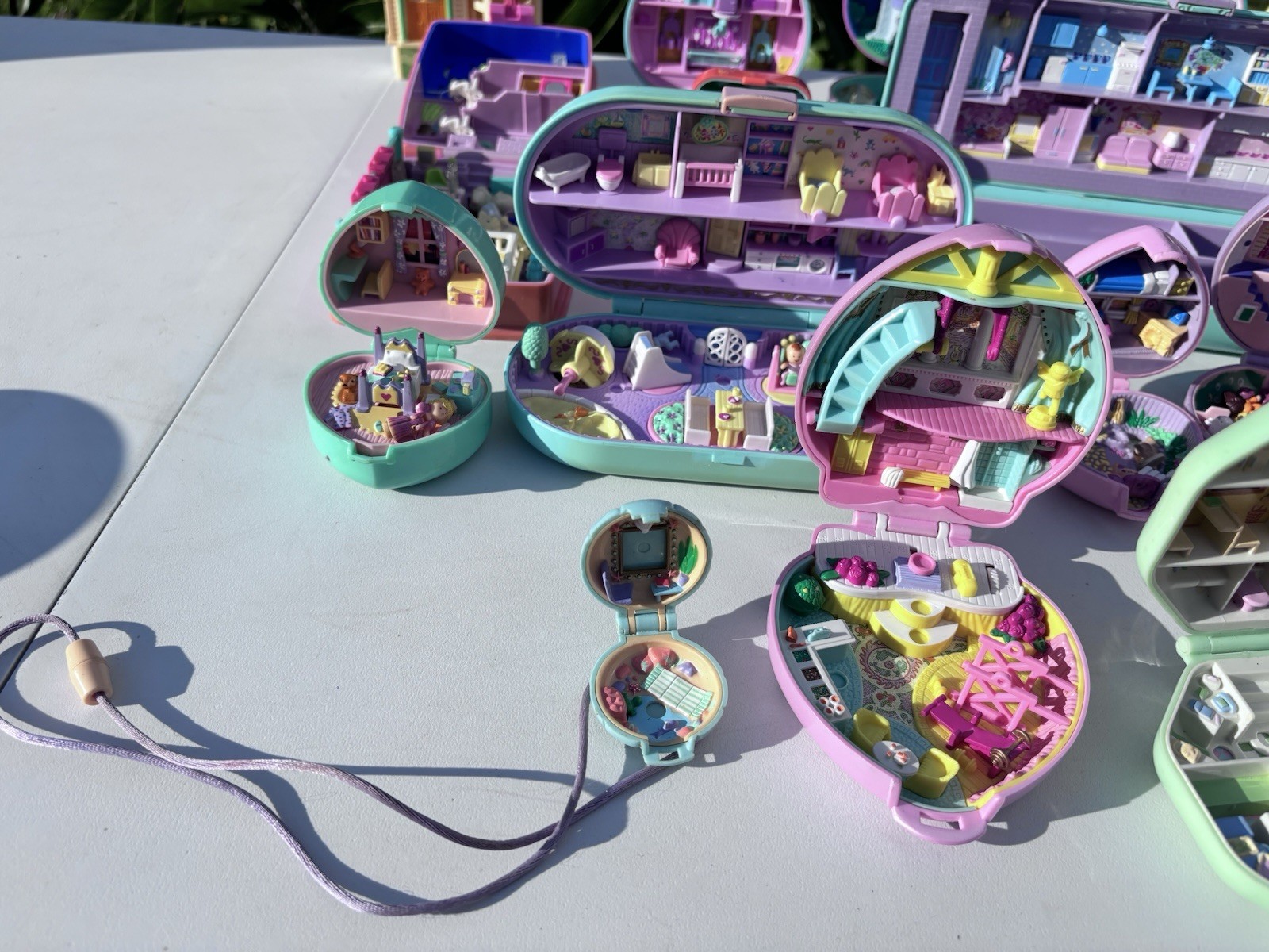 Vintage 1990’s Polly Pocket Lot – Compacts, 21 Houses, Figures & Access 65+ Item