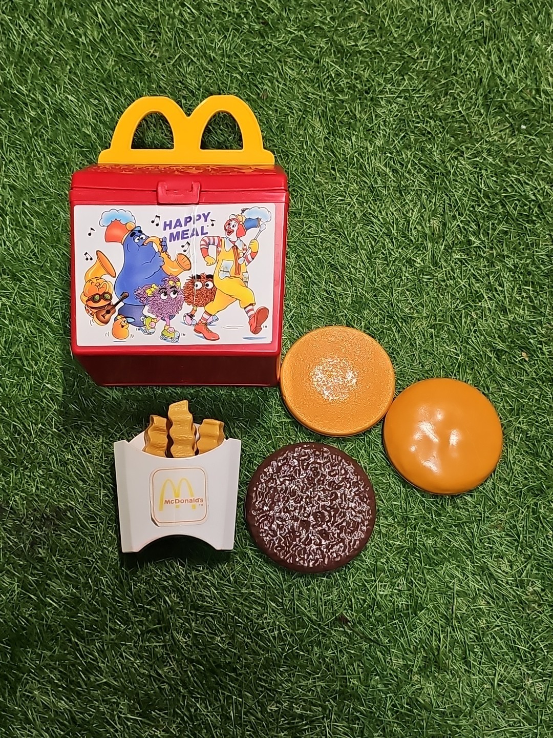 1989 McDonald’s Fisher Price Happy Meal Lunch Plastic Lunch Box Burger &Fries
