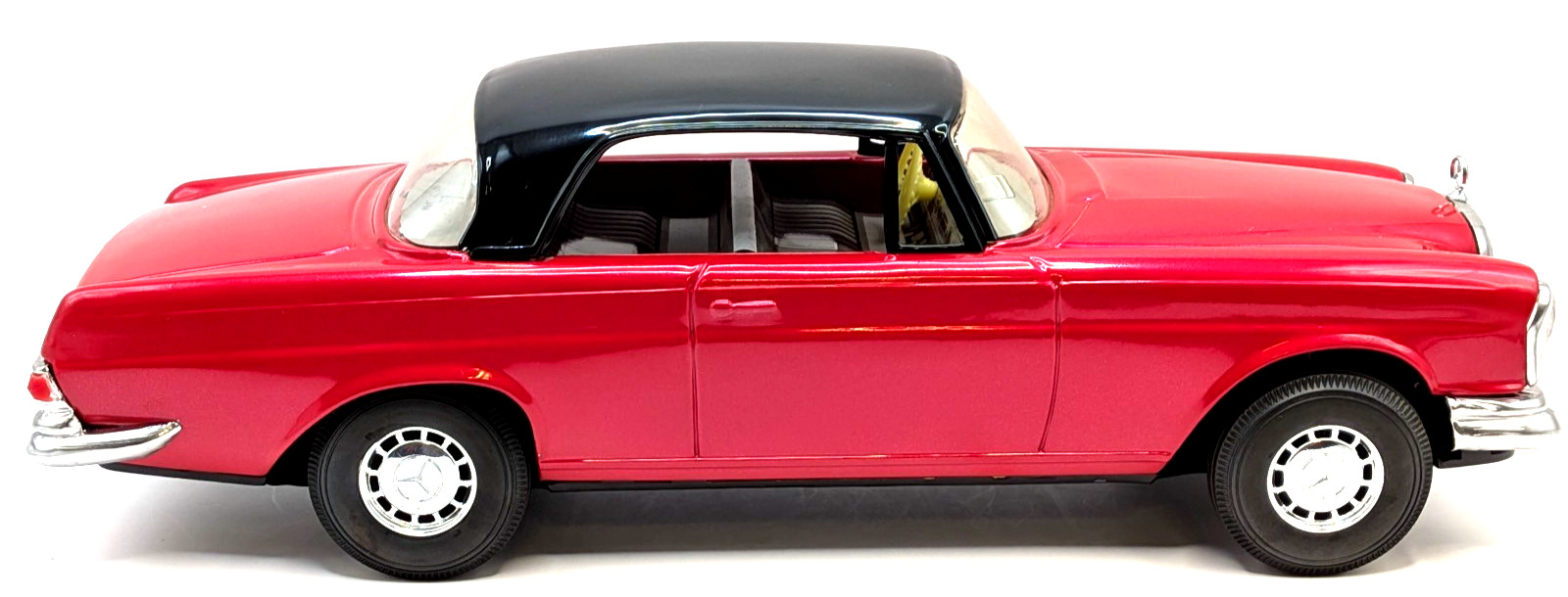 ICHIKO Tin MERCEDES BENZ 250SE COUPE Red FrictionPowered #2815 w/Pin Certificate