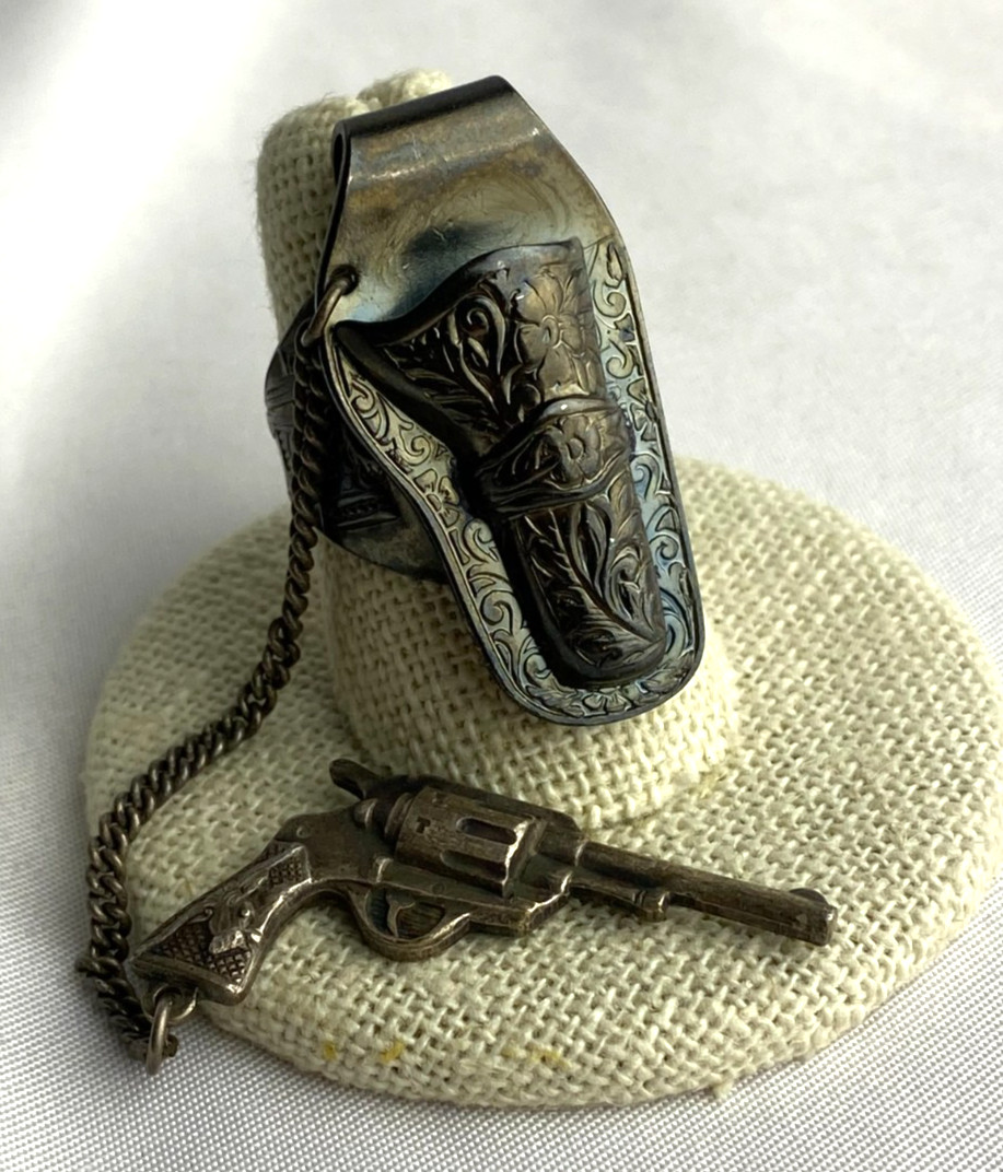 *RARE* Vintage Hopalong Cassidy Pistol/Holster Ring-Pistol on Chain Removable