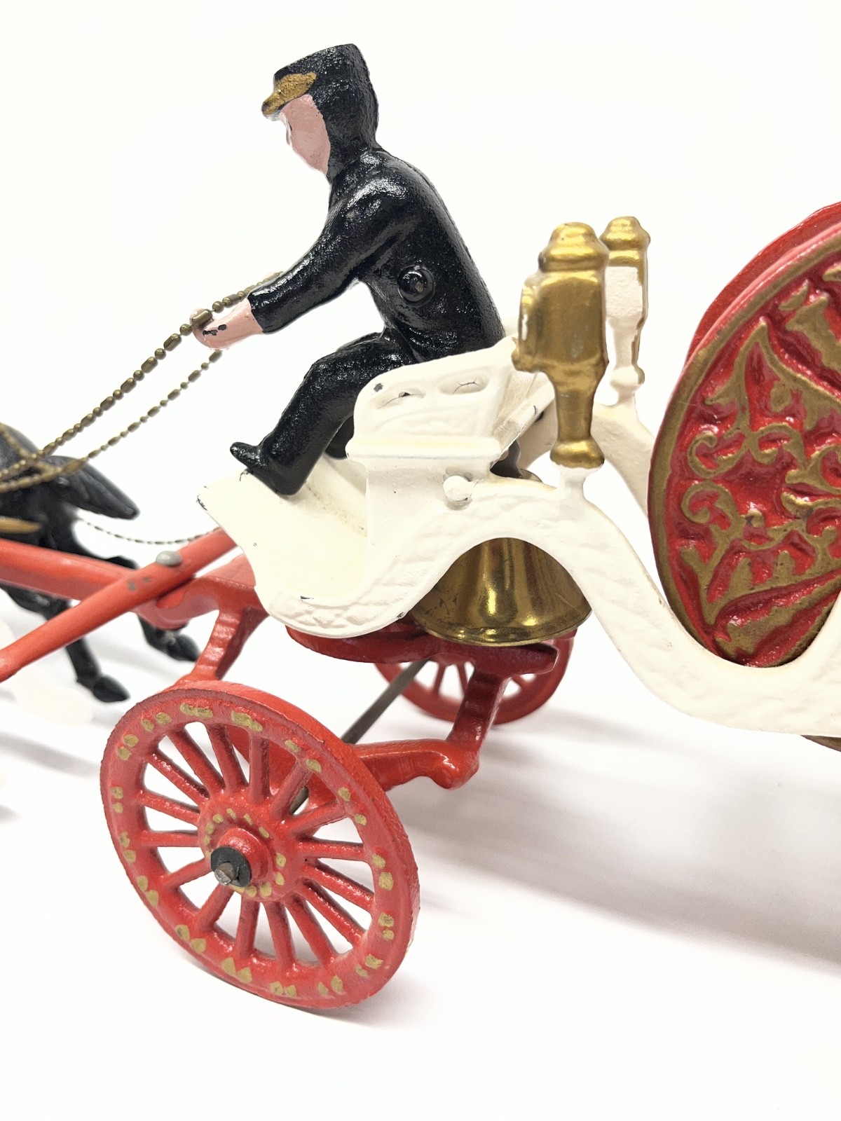 VINTAGE CAST IRON FIRE ENGINE HORSE DRAWN HOSE WAGON REEL FIREMEN TOY CART – VCG