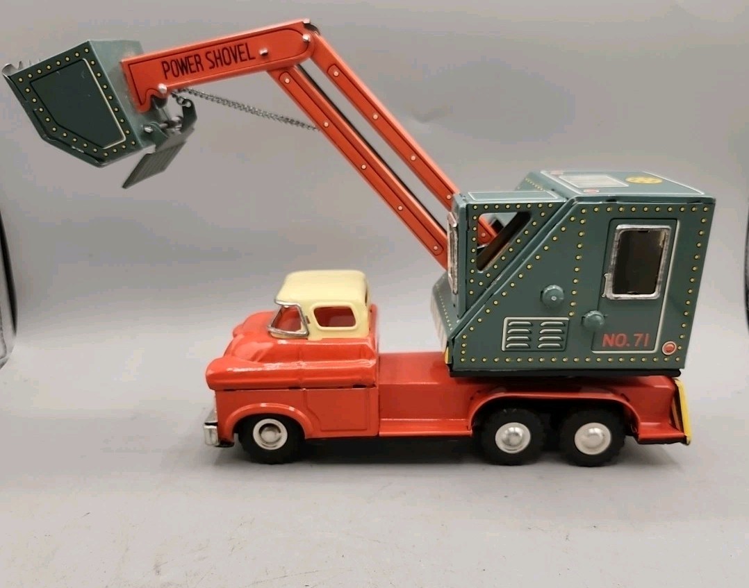 Vintage Tin Litho Daiya 267 Power Shovel Excavator Toy Friction Truck Excellent