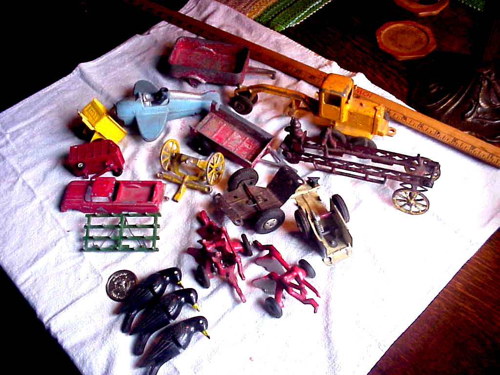 VINTAGE LOT 18 TIN/CAST IRON TOYS GRADER TRUCKS TOOTSE FARM OTHER PARTS PIECES