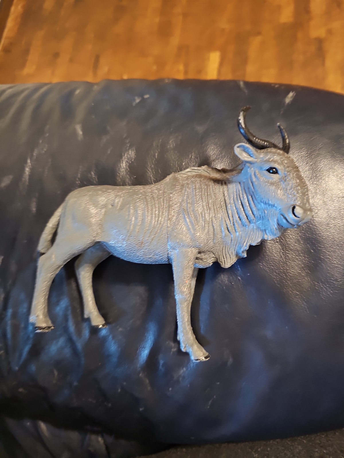 Plastic Wildebeest 1998 TM 7 In Long, 6 In Tall