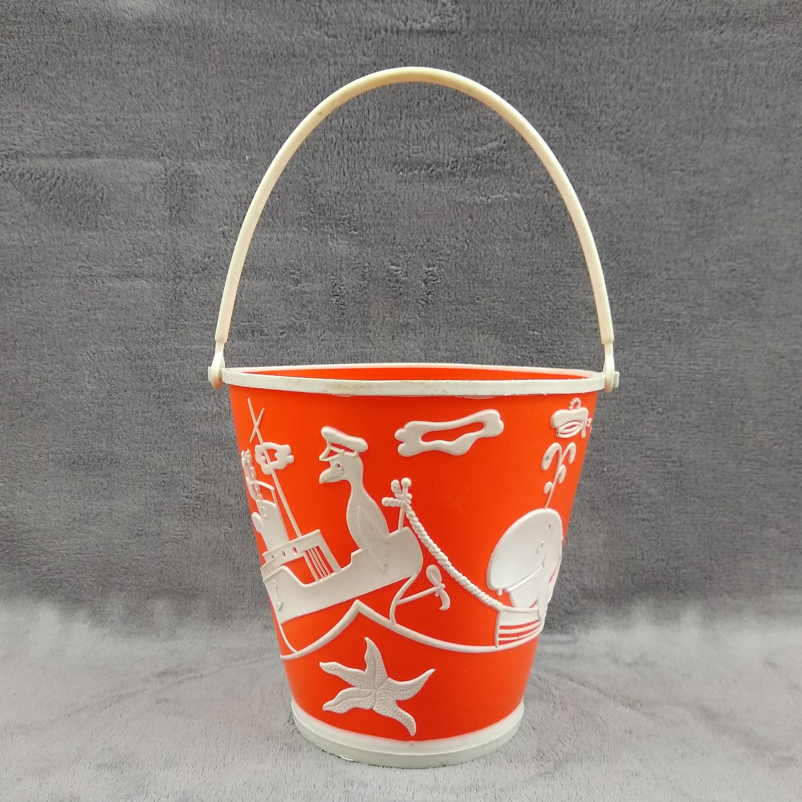 VTG Plastic Sand Pail Toy Raised/Embossed Seal Lion Pelican Whale Gulls Fish