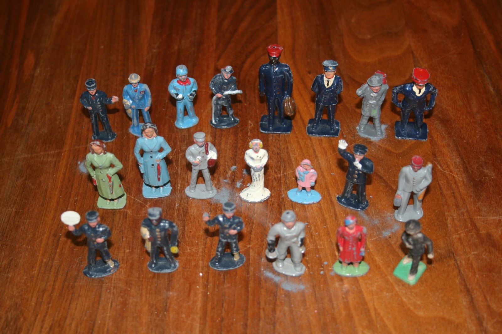 Antique Mixed Lot 21 Pieces Lead City People Scene Figures England Made