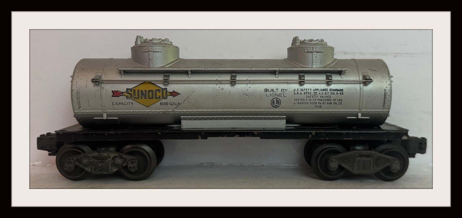 Lionel 8 Different Late Tin Plate or Early Plastic Tankers from Gulf and Sunoco