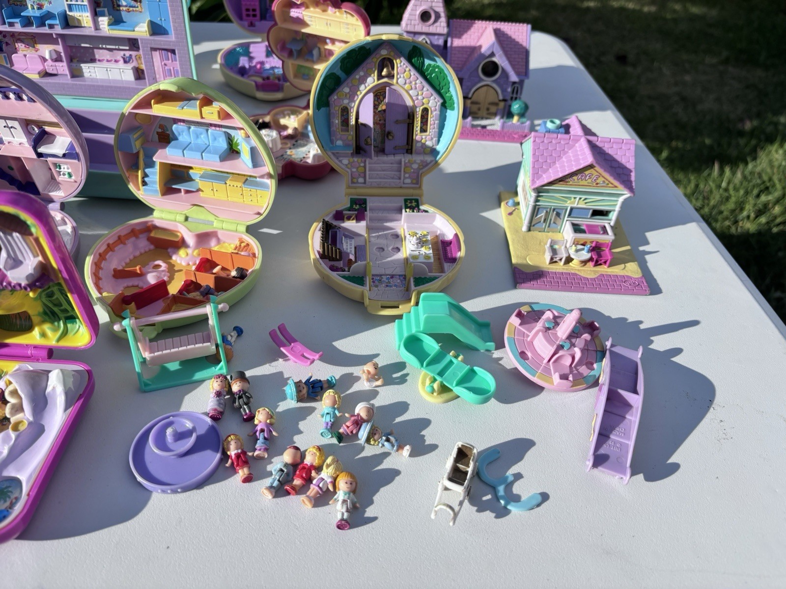 Vintage 1990’s Polly Pocket Lot – Compacts, 21 Houses, Figures & Access 65+ Item