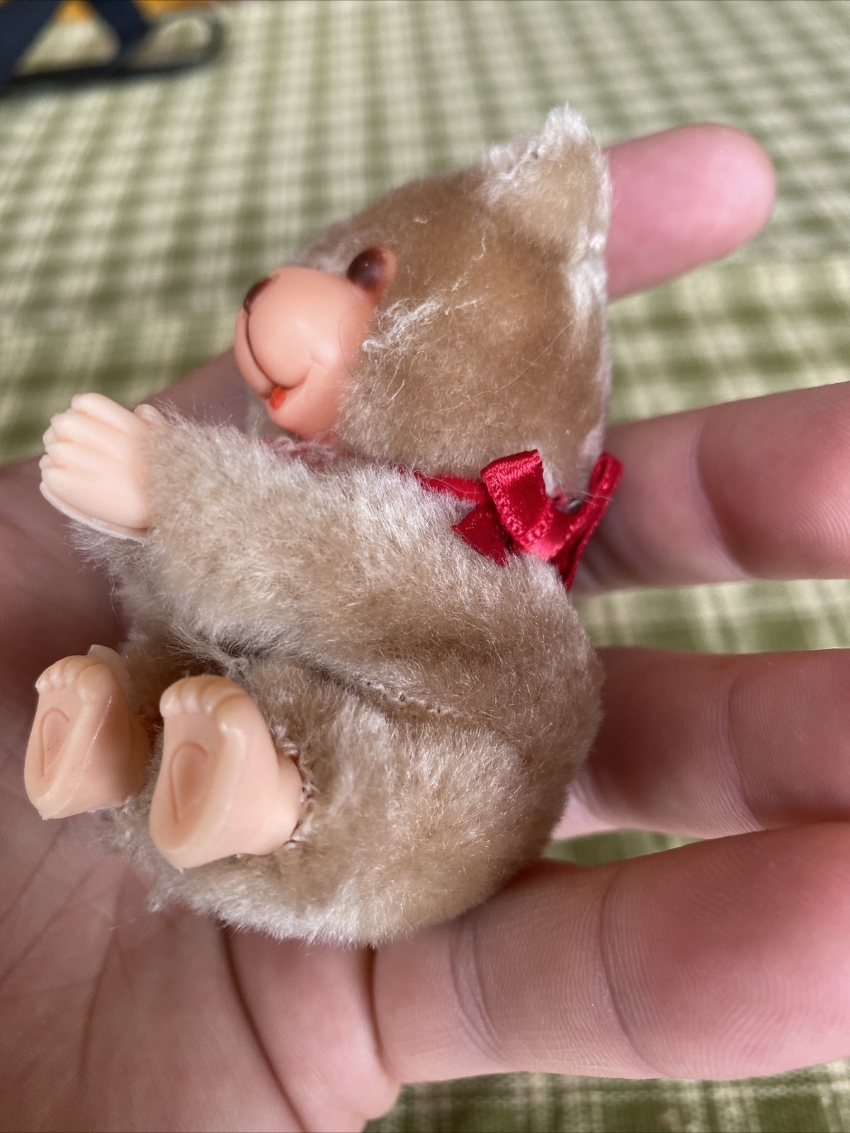 Vintage 3” Tall Pencil Pen Hugging Hugger Clip on Grabber Clinger Clapping Bear