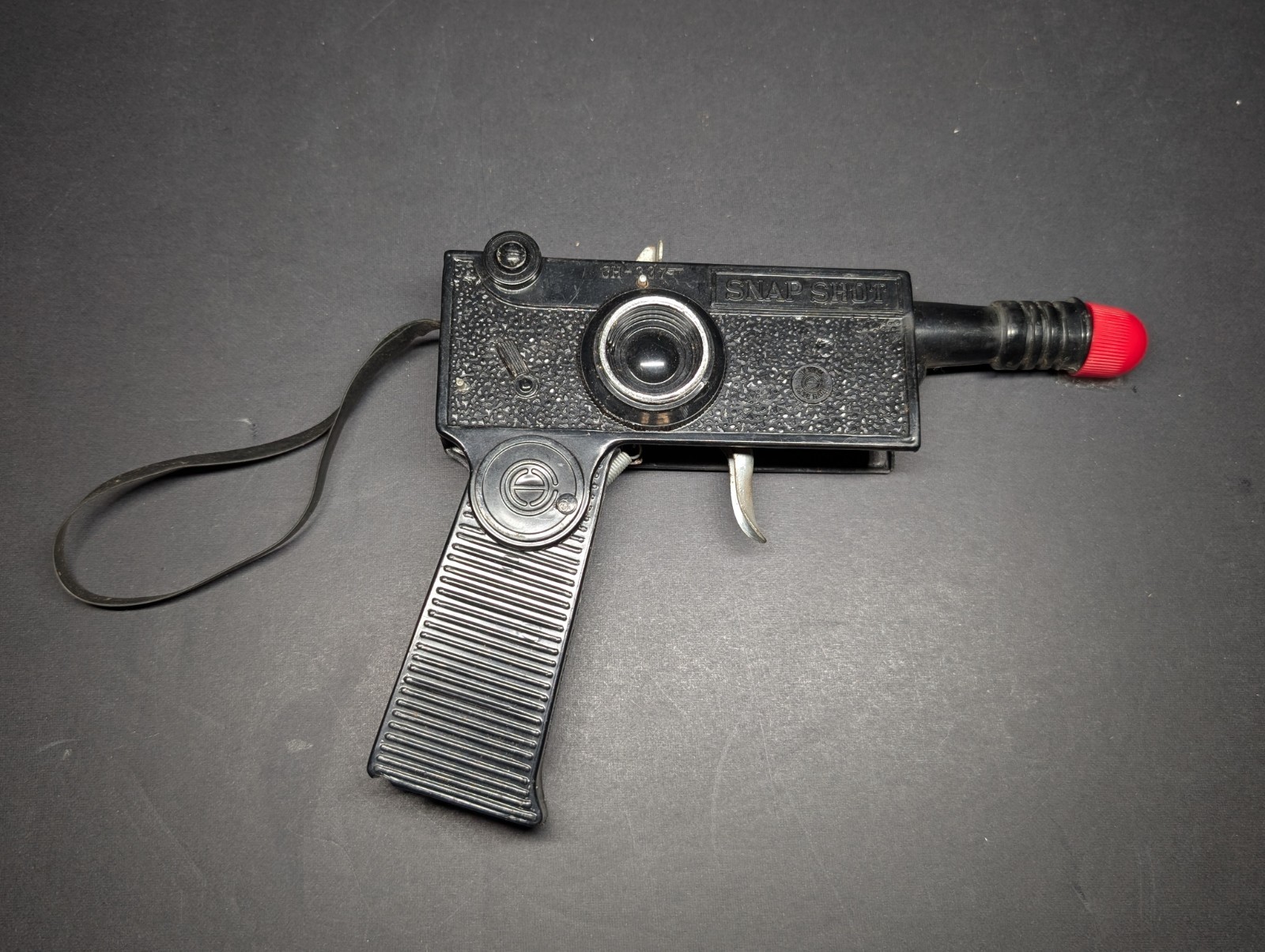 Vintage Snap-Shot SPY CAMERA turns into SECRET GUN, Paper Cap Pistol, CH-377