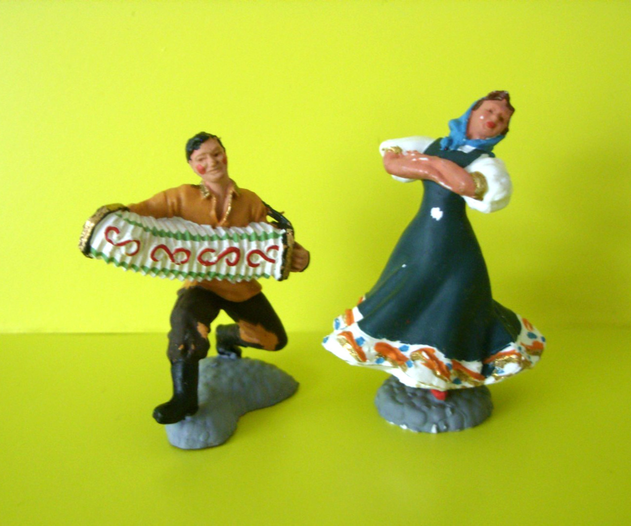 Britains Herald Cossack Dancer Musician Vintage 1/32 Ukrainian H741 H742 Figures